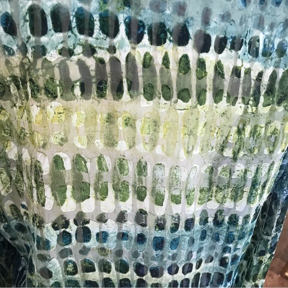 Chico’s Sheer Green Blouse - Picture 4 of 8